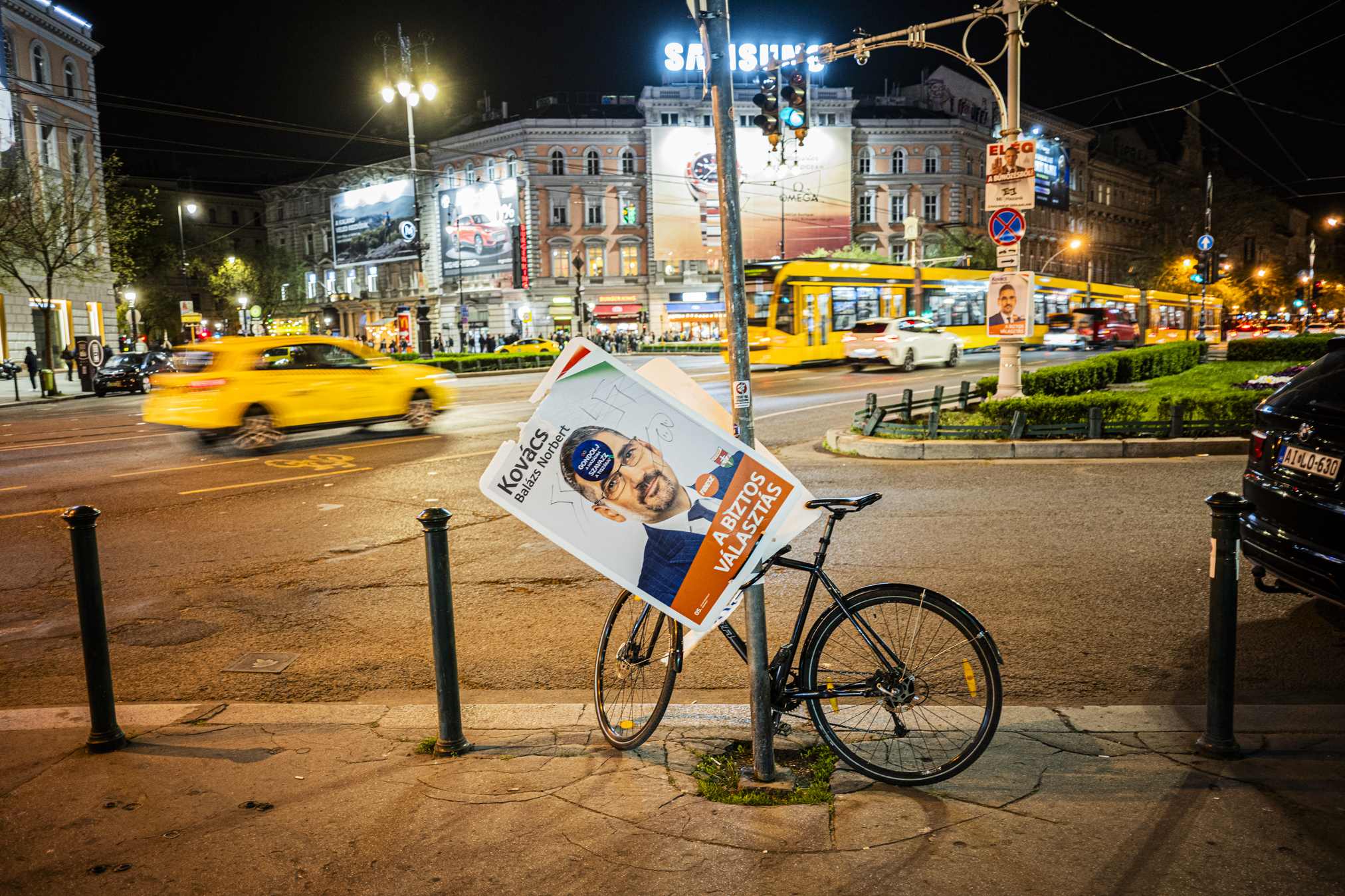 Sugadintas „Fidesz“ partijos plakatas. ©Denis Vėjas