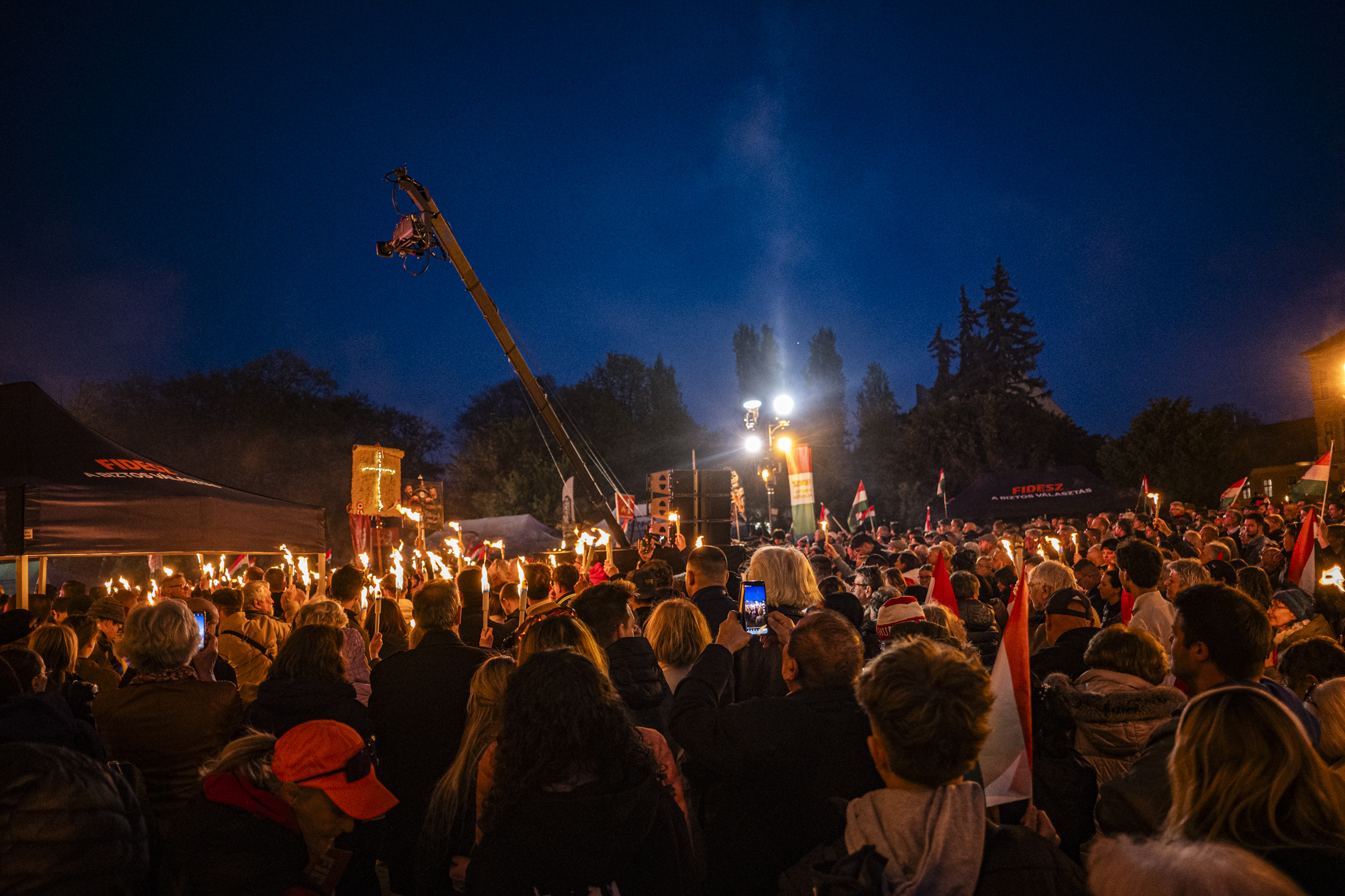 Į mitingą susirinko tūkstančiai žmonių. ©Denis Vėjas