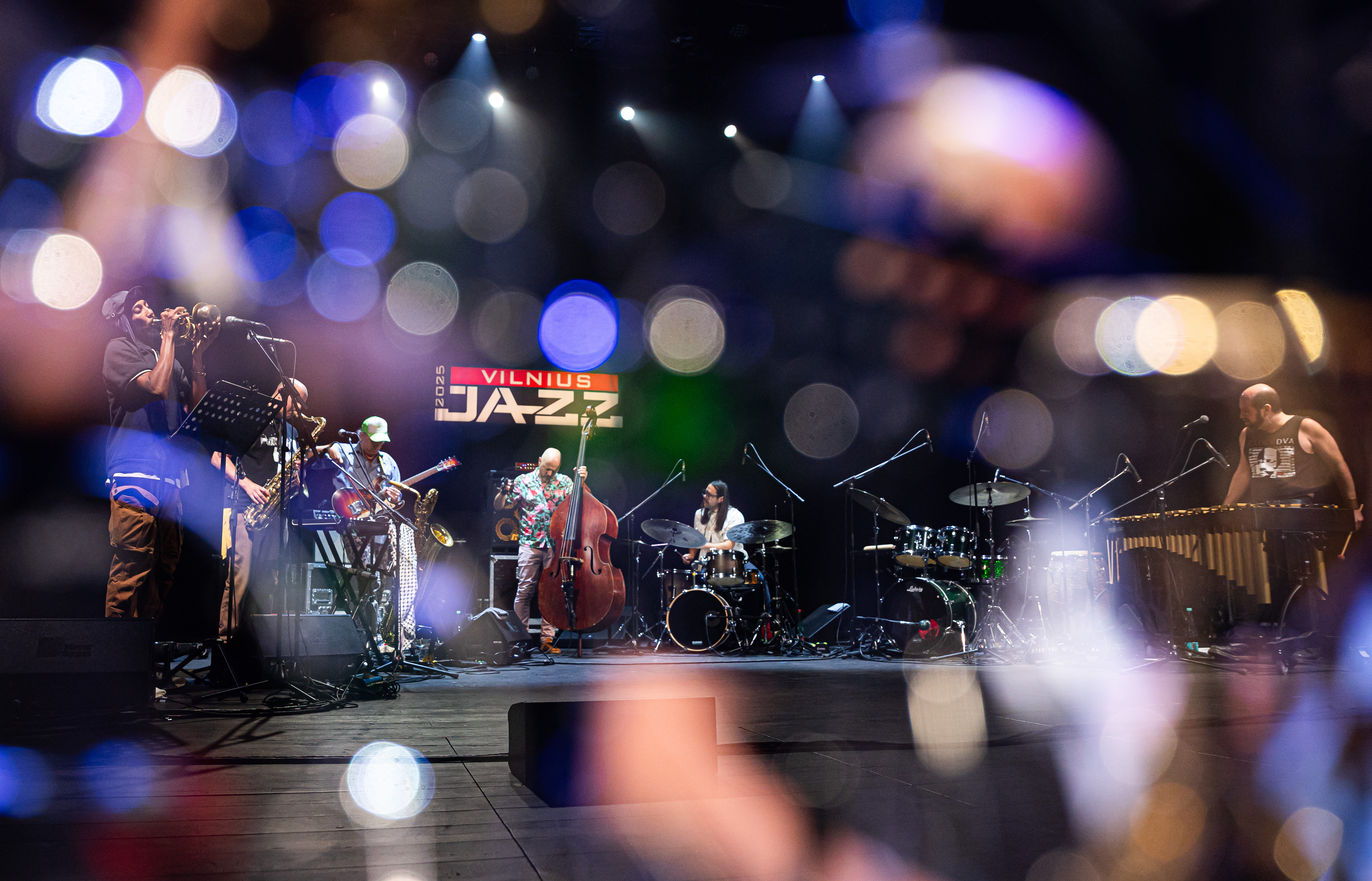 Žanrų kokteilį kurianti Austino grupė „The Young Mothers“ „Vilnius Jazz“ scenoje. ©Greta Skaraitienė