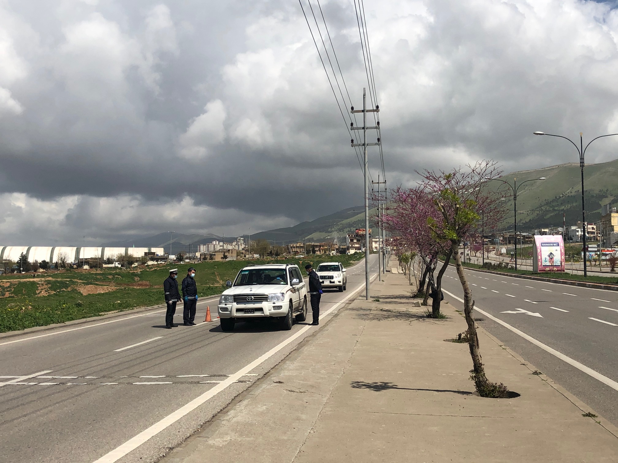 Sveikata turi savo kainą: Irako Kurdistane įvestos komendanto dienos, praktiškai visus gyventojus, išskyrus dalį būtiniausius darbus atliekančių žmonių, uždariusios namuose. Išvykusieji į gatvę turi turėti rimtą priežastį tai daryti ir gali būti sustabdyti policijos. Asmeninio archyvo nuotrauka